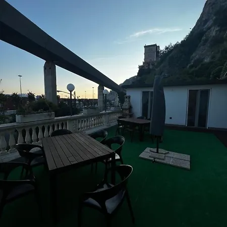 לינה וארוחת בוקר Beb Dell Arechi 3*