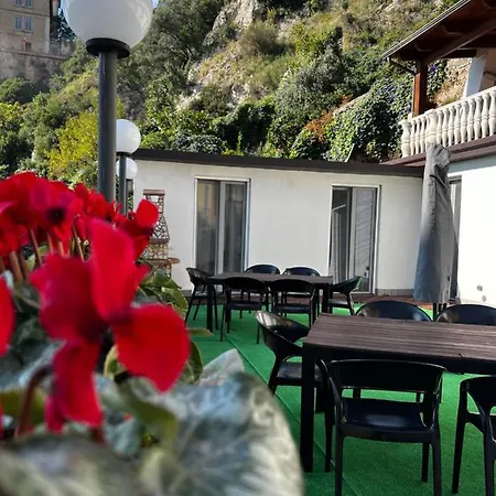 Beb Dell Arechi לינה וארוחת בוקר סלרנו