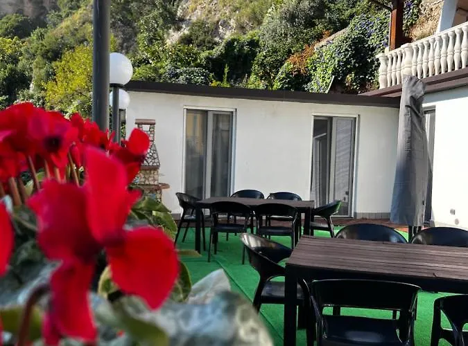 Beb Dell Arechi ベッド・アンド・ブレックファスト サレルノ